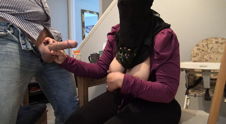 Big Tits Arab Milf Cheats With Hung Tinder Boy