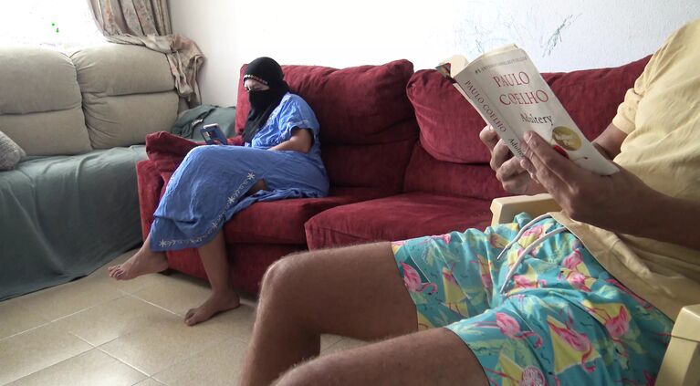 MUST SEE!!! First time I flashed my big dick to my muslim stepmother