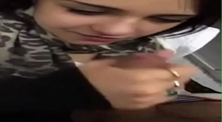He tempts his neighbor, the lioness, to take her off, to fuck her, and to photograph her