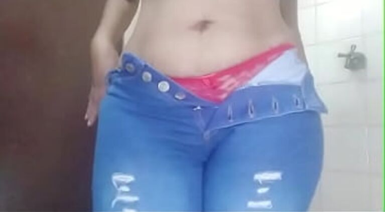 Real Muslim Amateur In Hijab Squirting Creamy Pussy On Webcam Arabic Porn PornHijab